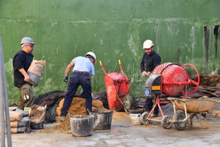 obras-vestuarios-polideportivo-zurron-004