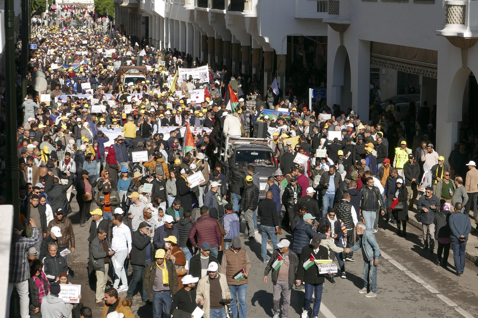 Miles de personas protestan en Rabat contra la inflación y la represión