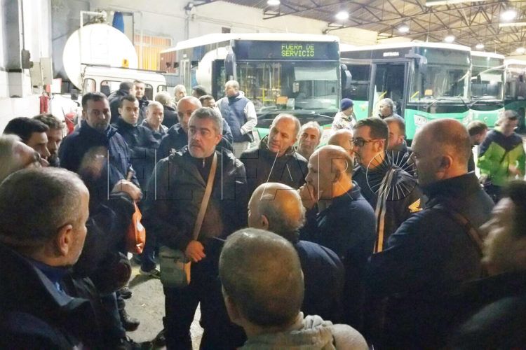 trabajadores-autobuses-hadu-almadraba