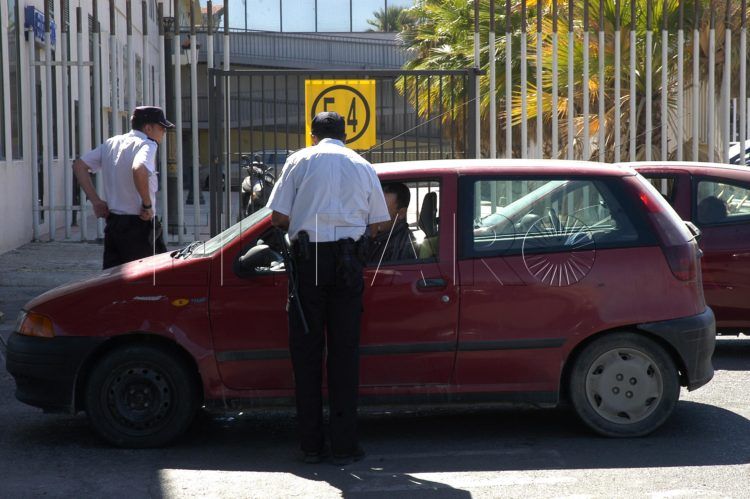 coche-control-puerto