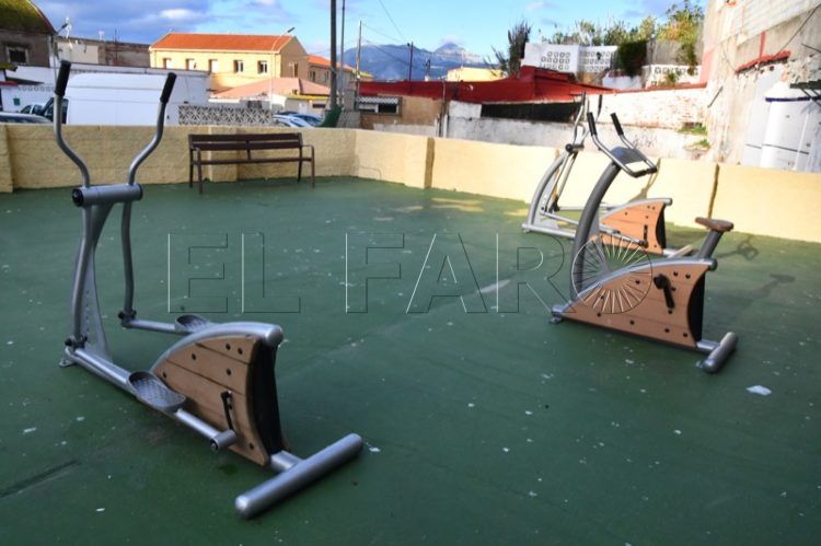 parque-infantil-pista-antivandalica-deportiva-san-amaro-004