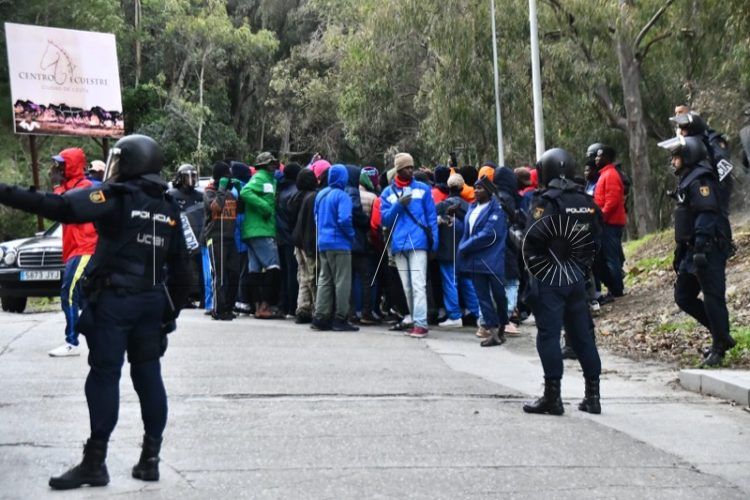 policia-investiga-muerte-subsahariano-ceti-001