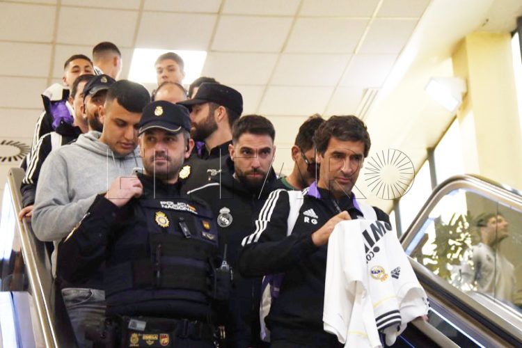 real-madrid-castilla-raul-gonzalez-llegada-ceuta-010