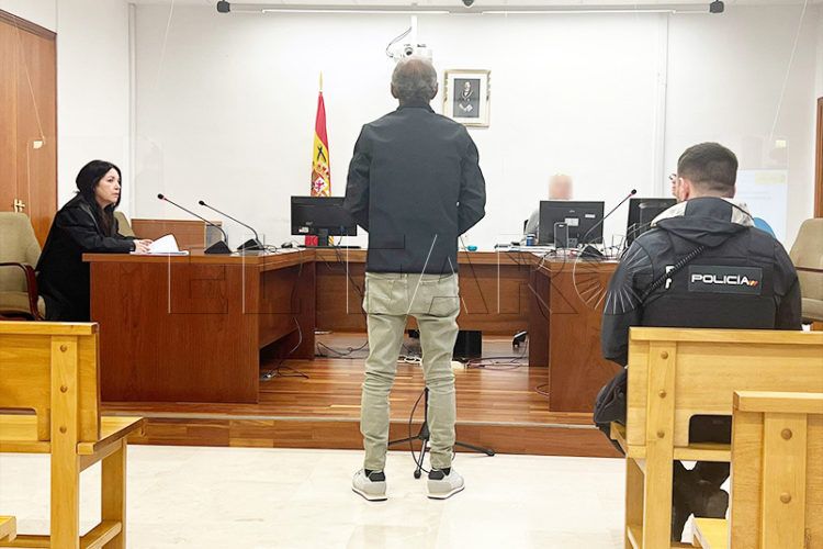 condenado-acosar-exmujer-meter-droga-coche-amiga