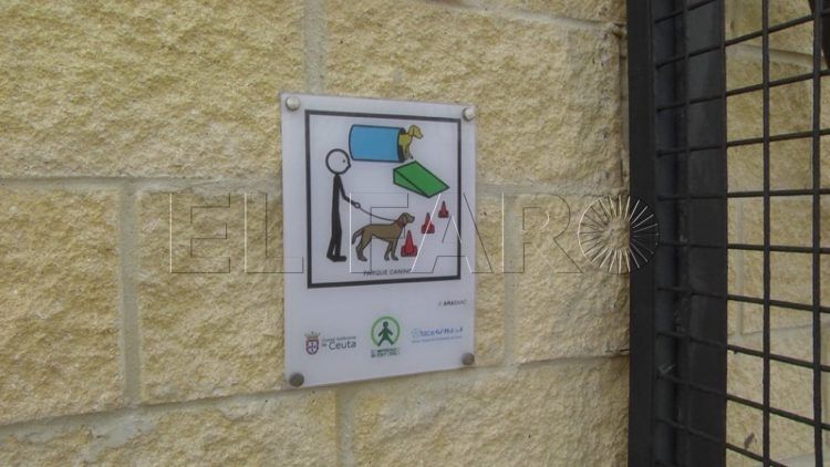 denuncian-abandono-parque-perros-cerrado-cal-canto-010