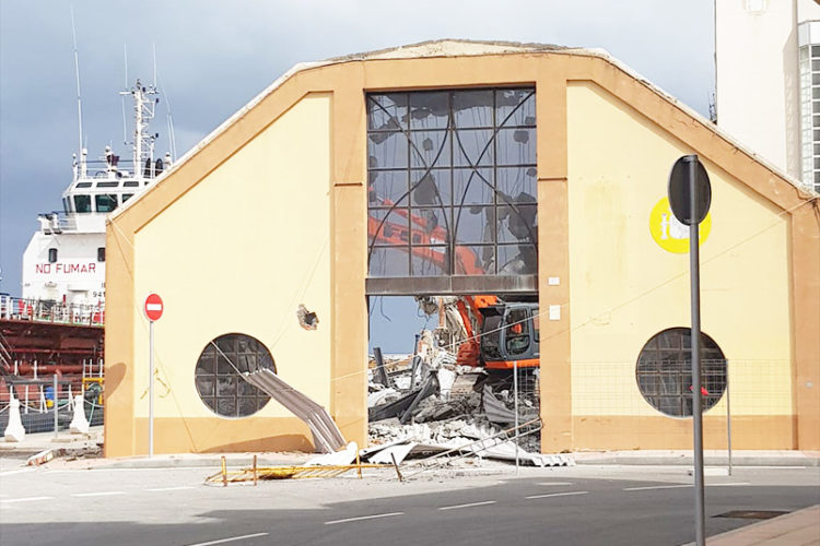 derribo-ultimo-almacen-muelle-espana-tinglado