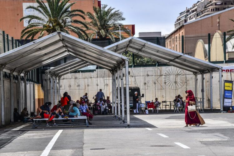 explanada-sombra-puerto-ope