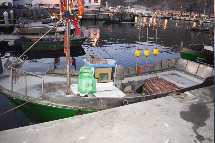 detenidos-barca-pesca-motor-pase-inmigrantes