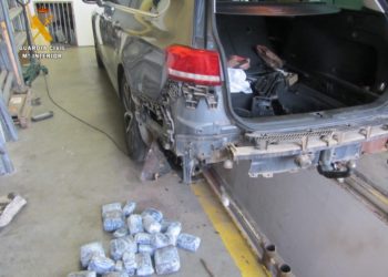 guardia-civil-detiene-conductor-kilos-hachis-dobles-fondos-001