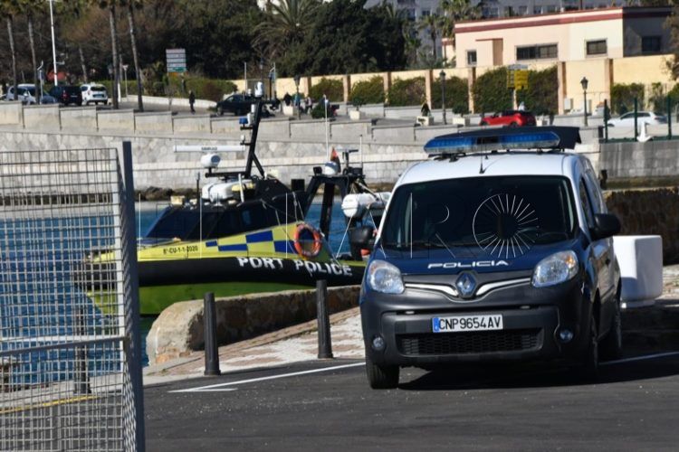 punto-verificacion-policia-nacional-puerto-deportivo-012