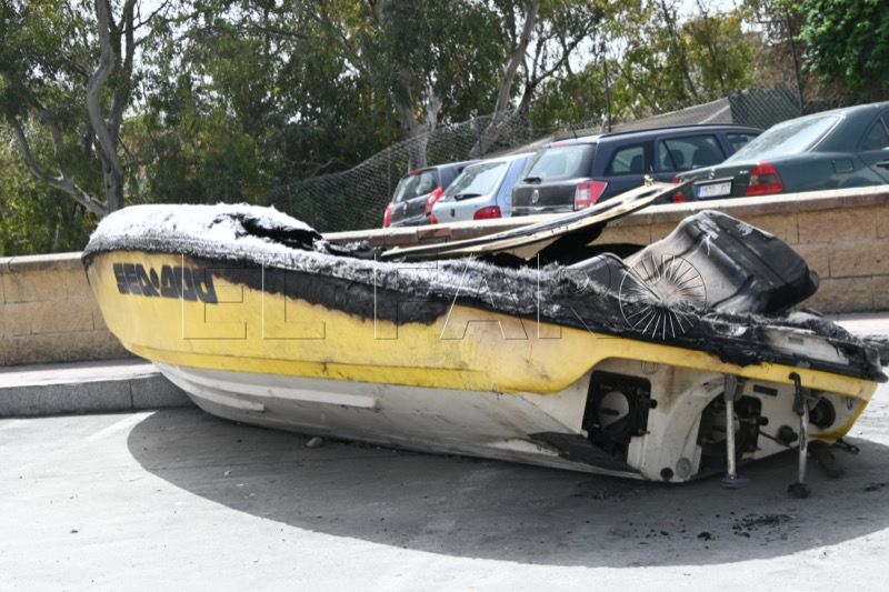 lancha-abandonada-principe-005