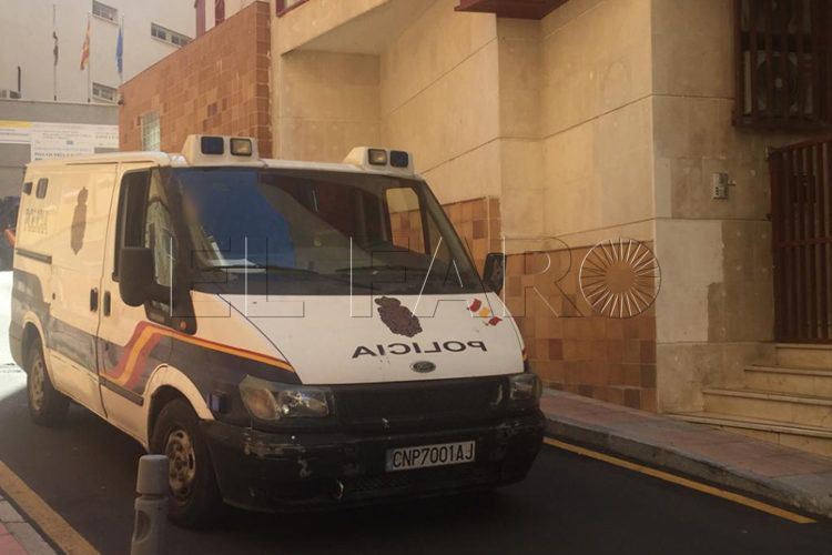 piolin-policia-nacional-furgon