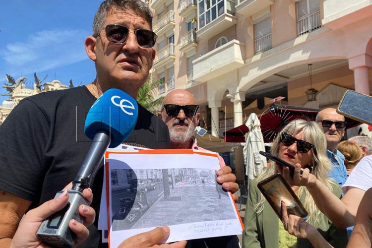 ciudadanos-aparcamiento-motos-marina-sevilla