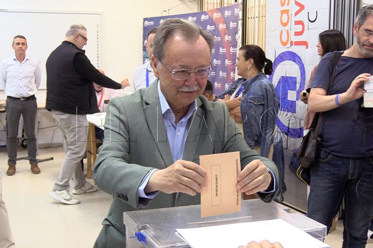 juan-vivas-vota-elecciones-28m