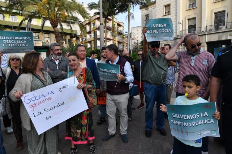 manifestacion-medicos-plaza-reyes10