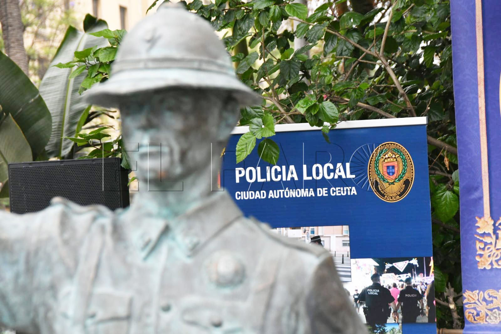 estatua-homenaje-policia-local-ceuta-11