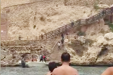 inmigrantes-patera-playa-melilla