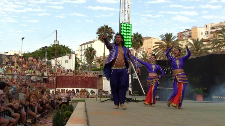 sunny-singh-artista-bollywood-fiesta-holi-2023-7