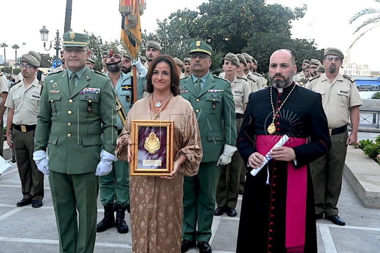 Los ceutíes se congregaban masivamente, todas las noches, en torno al anillo circular de la Plaza de África, donde durante los cuatro días de feria se celebraron animadas veladas. Reproducción