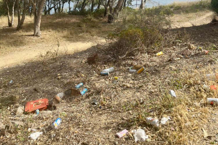 basura-monolito-valdeaguas-monte-hacho-4