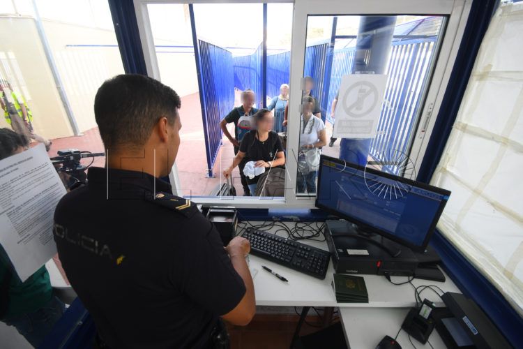 control-policia-nacional-frontera-tarajal