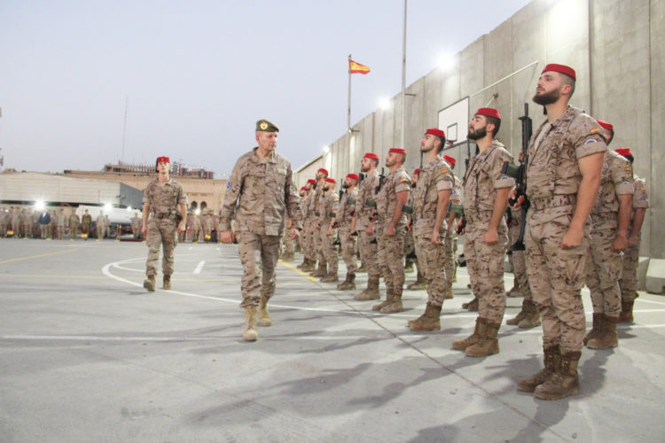 parada-militar-aniversario-regulares-mision-irak-2