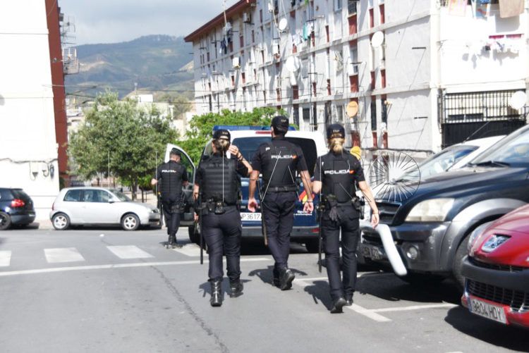 policia-nacional-mixto-002