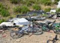 residuos-coches-abandonados-bicicletas-arcos-quebrados-13