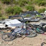 residuos-coches-abandonados-bicicletas-arcos-quebrados-13