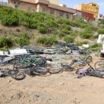 residuos-coches-abandonados-bicicletas-arcos-quebrados-16