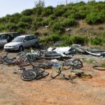 residuos-coches-abandonados-bicicletas-arcos-quebrados-3