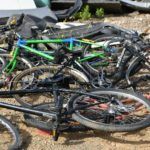residuos-coches-abandonados-bicicletas-arcos-quebrados-6