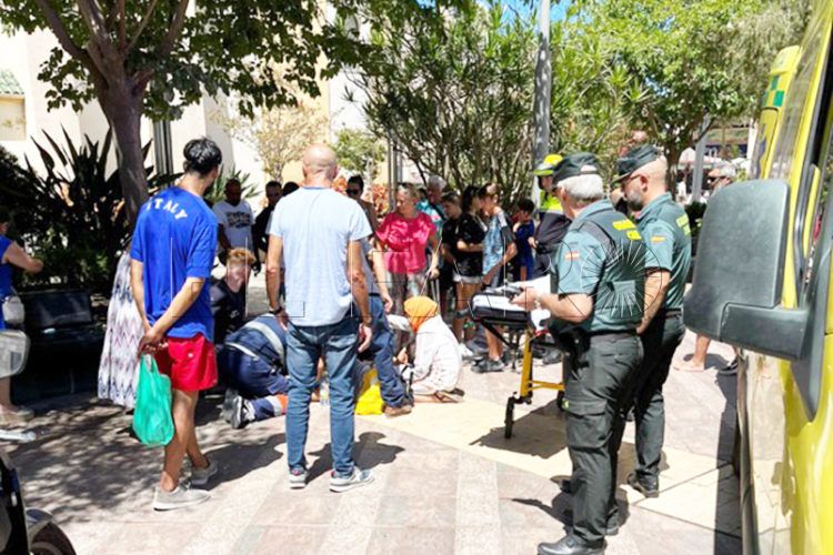 menor-herido-desplomarse-banco-plaza-reyes