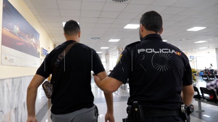 policia-nacional-puerto-005