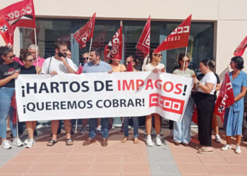 concentracion-trabajadores-centro-educacion-infantil-cornetin