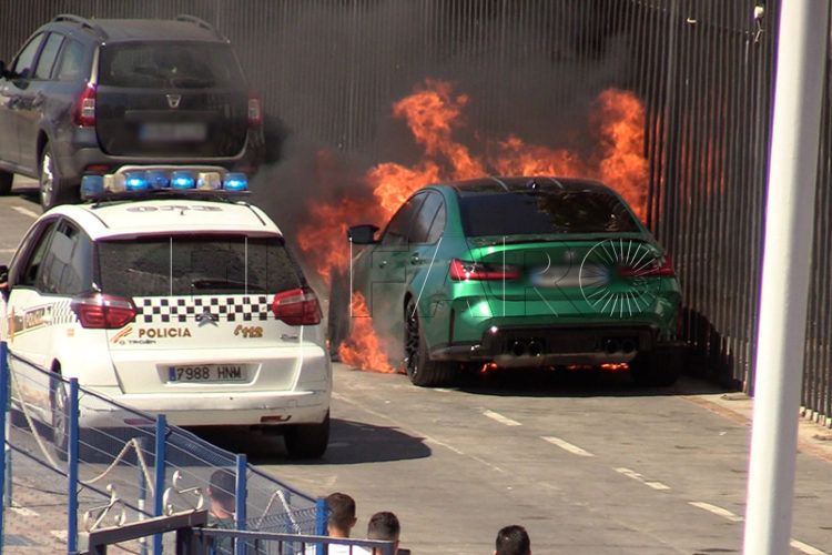 absueltos-quemar-coche-alta-gama-tayena-puerto-deportivo