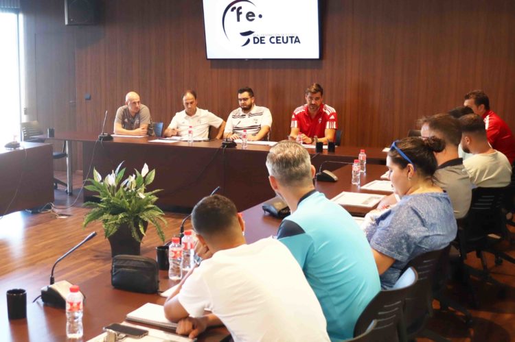 comision-futbol-base-reune-clubes-presentar-proyectos