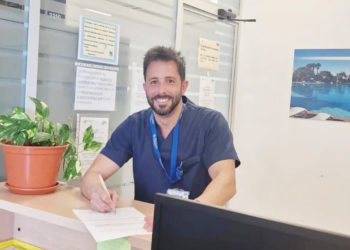 fernando-munoz-enfermero-salvo-vida-bebe