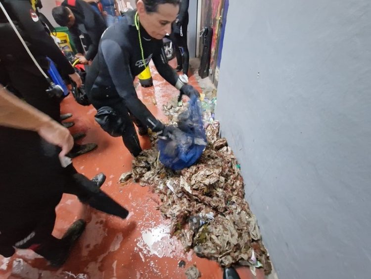 fpav-recoge-basura-mar-toallitas-009