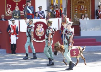 guardia-civil-rinde-honores-patrona-iglesia-santa-teresa-001