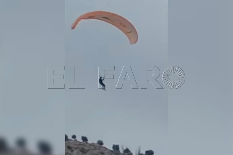 inmigrante-entra-melilla-parapente1