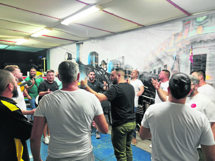 lenguetas-empiezan-engrasar-maquinaria-carnaval-ilusionante-004