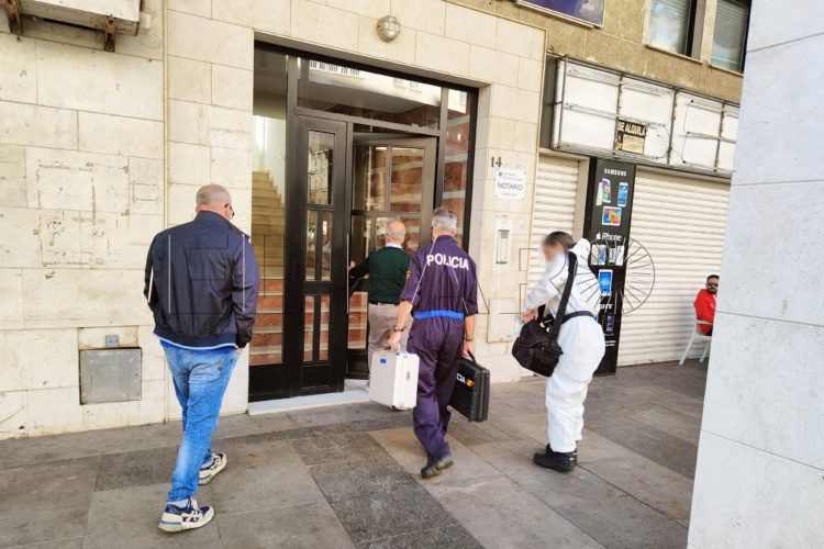 policia-cientifica-incendio-vivienda-gran-via