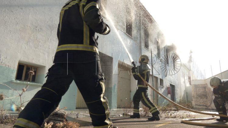 bomberos-practicas-vieja-carcel-rosales-7