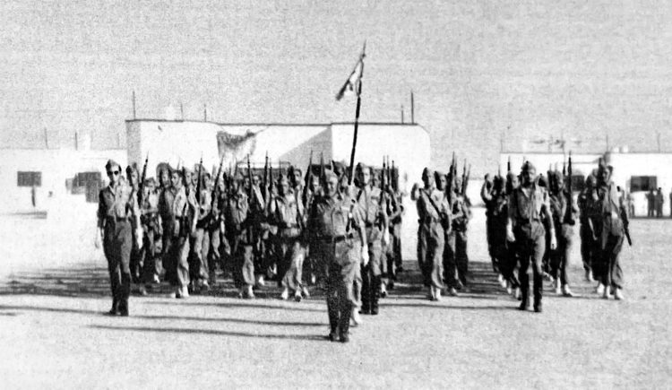 compania-mando-capitan-Nicomedes-desfilando