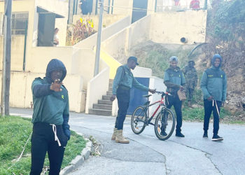 foto-subsaharianos-vestidos-guardias-civiles-racismo-vena