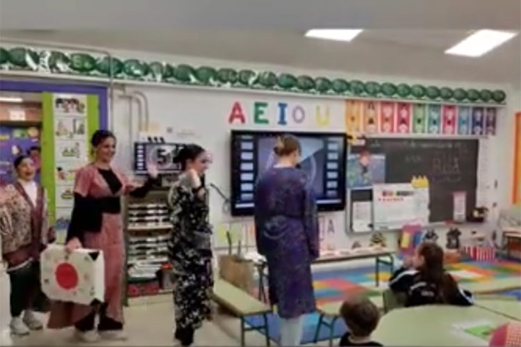 juan-morejon-japon-india-facultad-educacion-taller