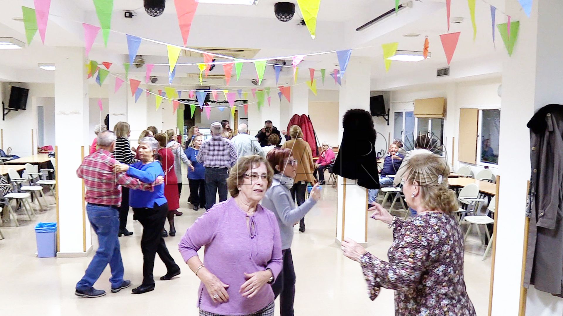 baile-merienda-centro-social-mayor-imserso-navidad