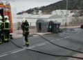 bomberos-contenedores-quemados-recinto-9