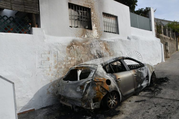 coche-guardia-civil-quemado-san-jose-valle-2